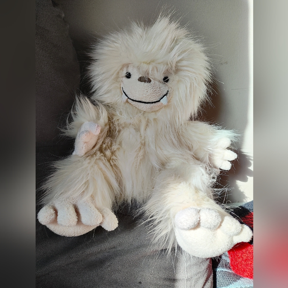 Yani Yeti Jellycat